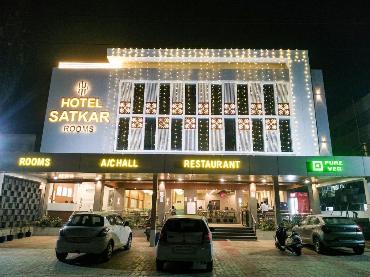 Hotel Satkar Chhatral Екстер'єр фото