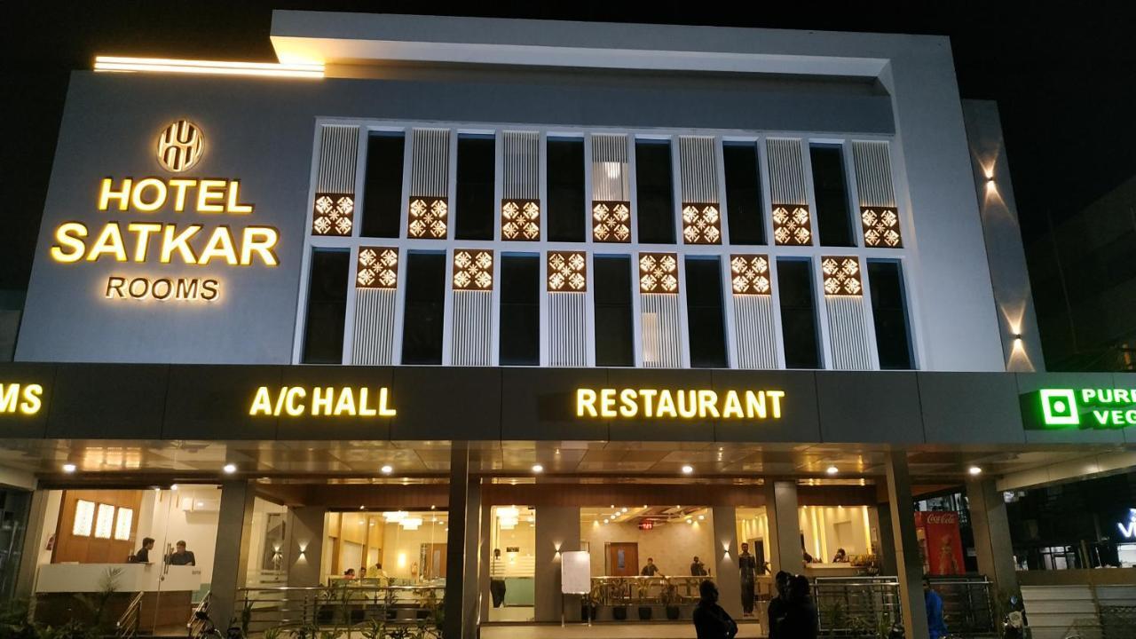 Hotel Satkar Chhatral Екстер'єр фото