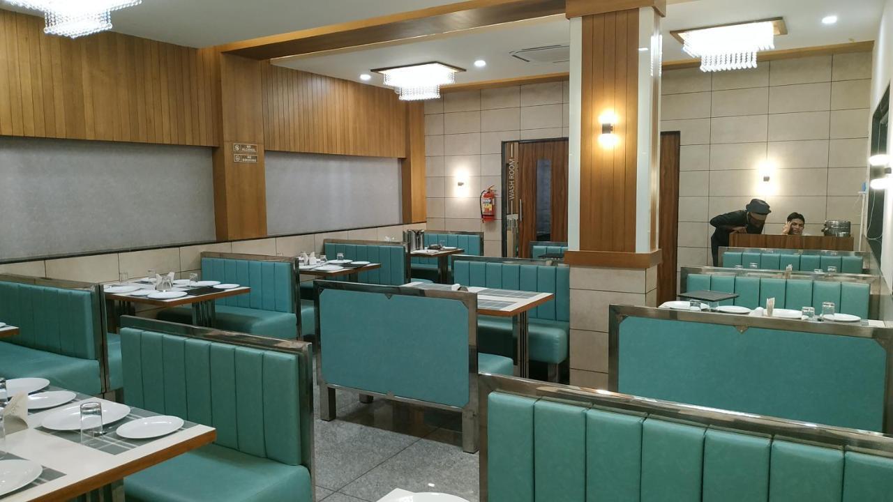 Hotel Satkar Chhatral Екстер'єр фото