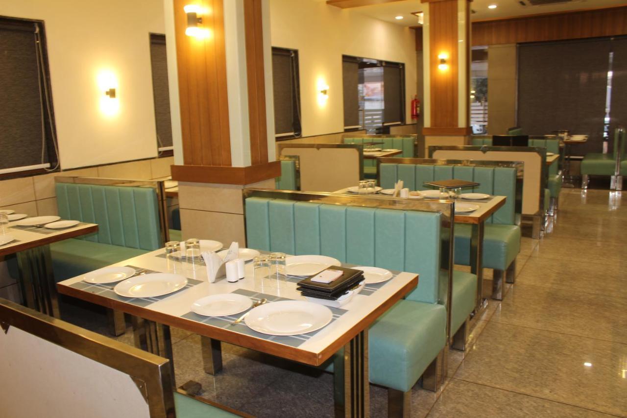 Hotel Satkar Chhatral Екстер'єр фото